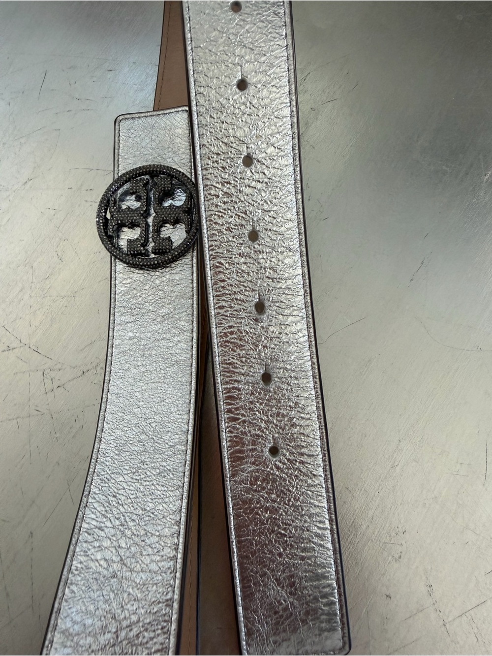 Tory Burch Silver Metallic Logo Belt 1 1/2 inch Size Small - Picture 4 of 7